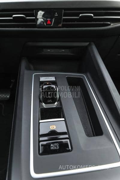 Volkswagen Golf 8 1.0 eTSI Dsg