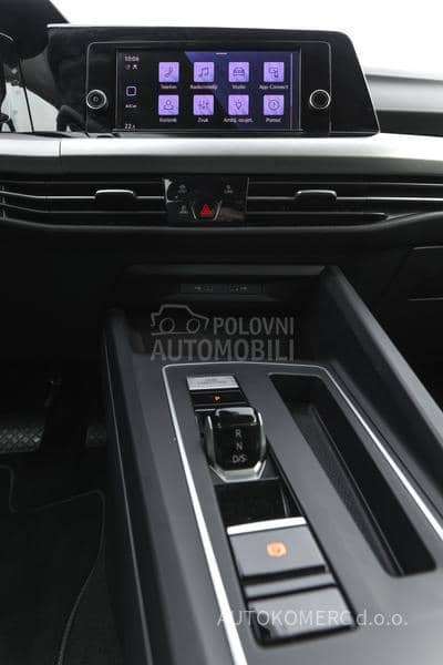 Volkswagen Golf 8 1.0 eTSI Dsg