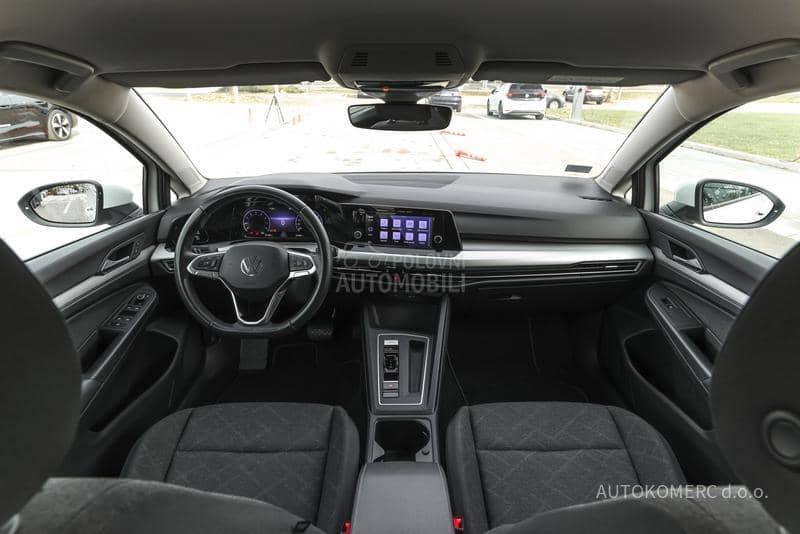 Volkswagen Golf 8 1.0 eTSI Dsg