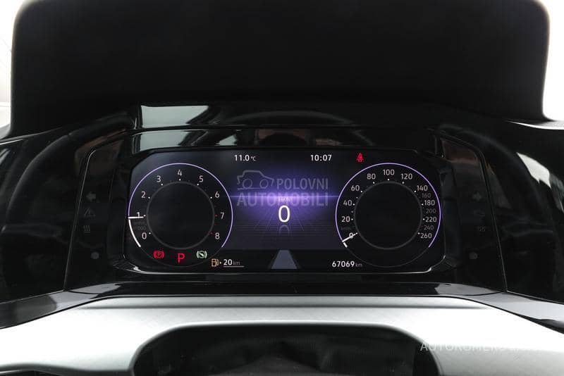 Volkswagen Golf 8 1.0 eTSI Dsg