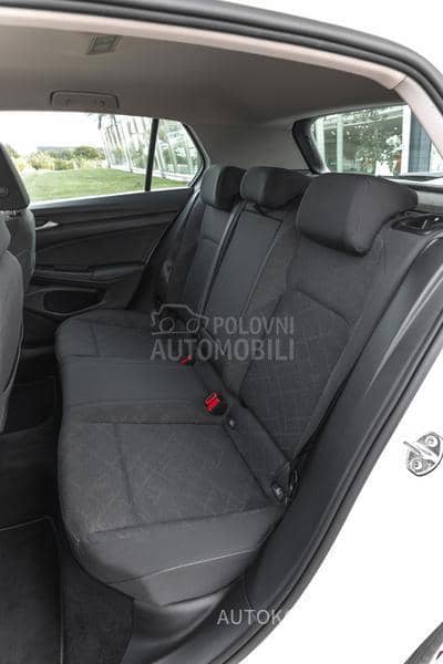Volkswagen Golf 8 1.0 eTSI Dsg