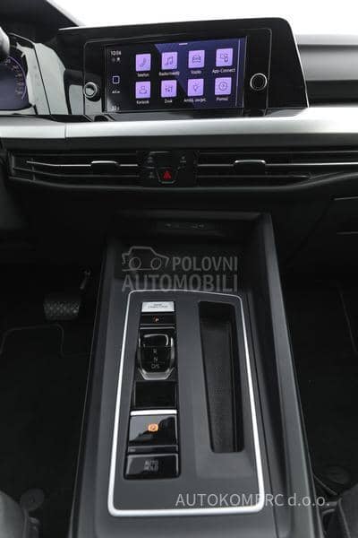 Volkswagen Golf 8 1.0 eTSI Dsg