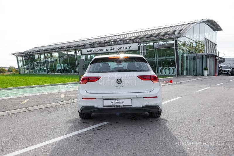 Volkswagen Golf 8 1.0 eTSI Dsg