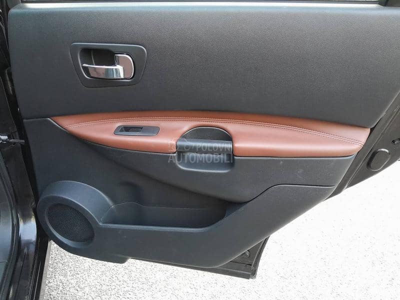 Nissan Qashqai 2.0 4x4/PANO/7.SED