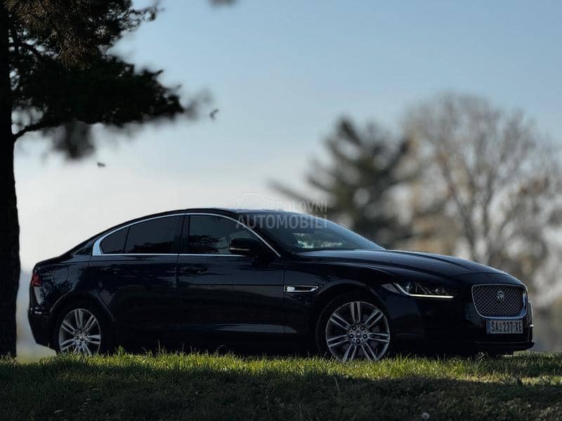 Jaguar XE 