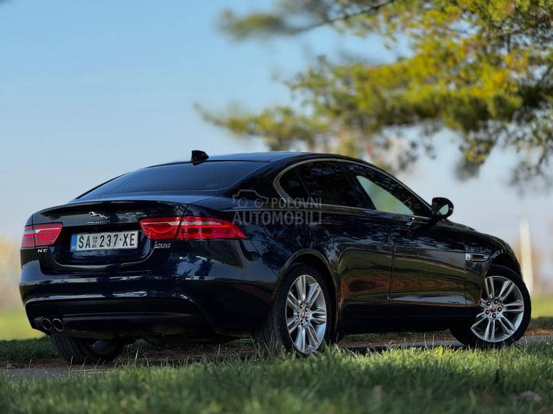 Jaguar XE 