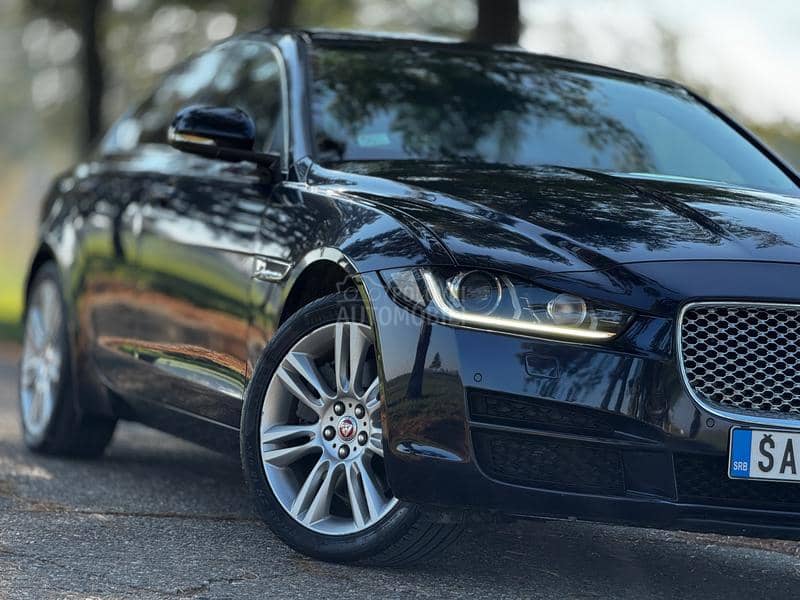 Jaguar XE 