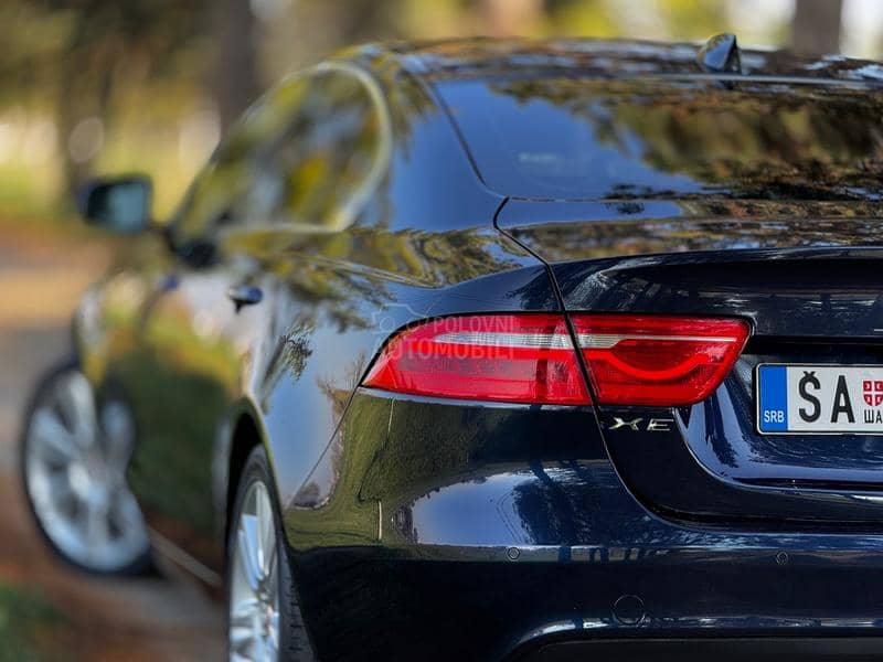 Jaguar XE 