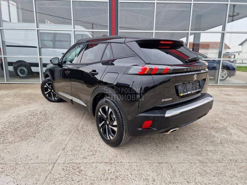 Peugeot 2008 1.2 PURETECH ALLURE