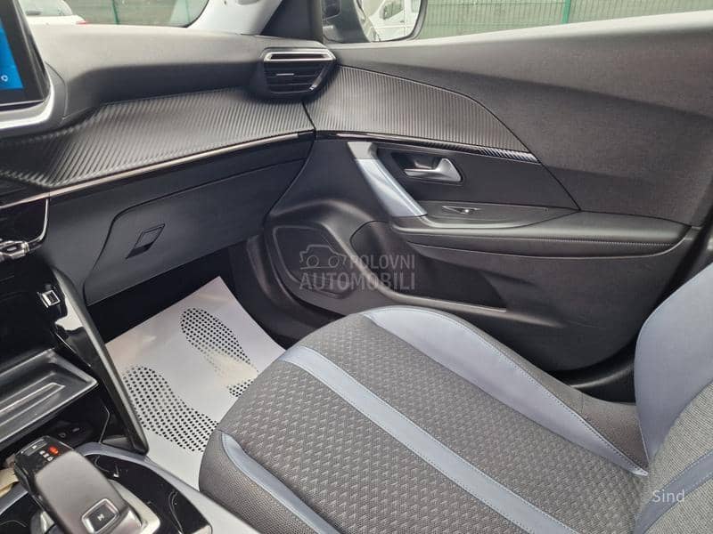 Peugeot 2008 1.2 PURETECH ALLURE