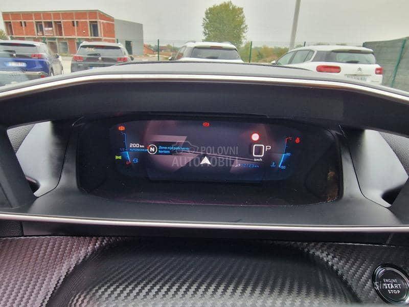 Peugeot 2008 1.2 PURETECH ALLURE