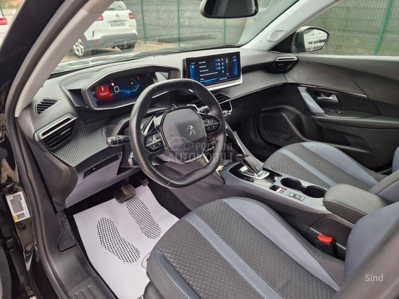 Peugeot 2008 1.2 PURETECH ALLURE