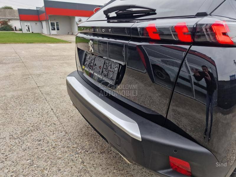 Peugeot 2008 1.2 PURETECH ALLURE