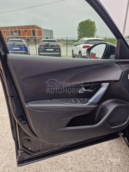 Peugeot 2008 1.2 PURETECH ALLURE