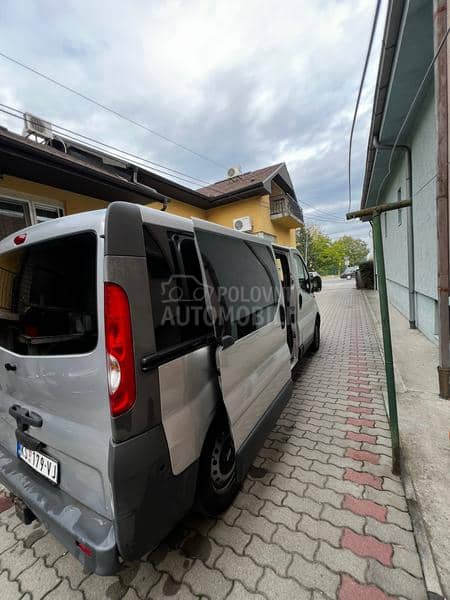 Opel Vivaro 2.5 cdti