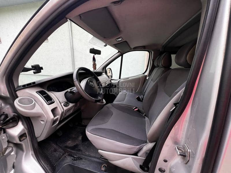 Opel Vivaro 2.5 cdti