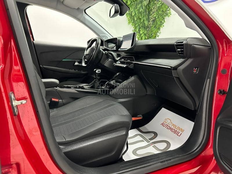Peugeot 208 1.2 ALLURE VIRTUAL