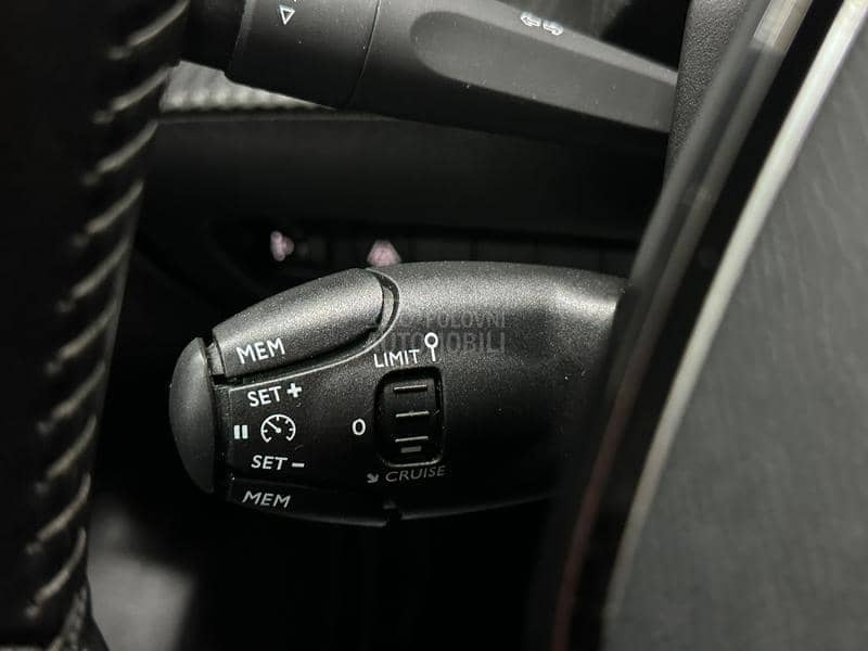 Peugeot 208 1.2 ALLURE VIRTUAL