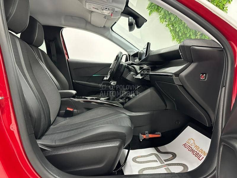 Peugeot 208 1.2 ALLURE VIRTUAL