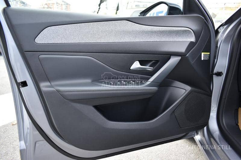 Peugeot 308 Allure Pack 1.2 MT