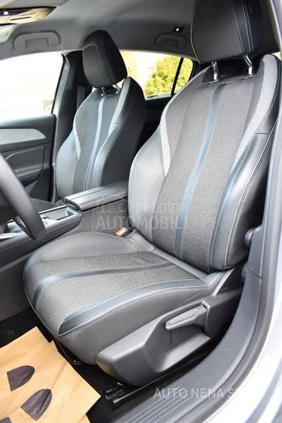 Peugeot 308 Allure Pack 1.2 MT