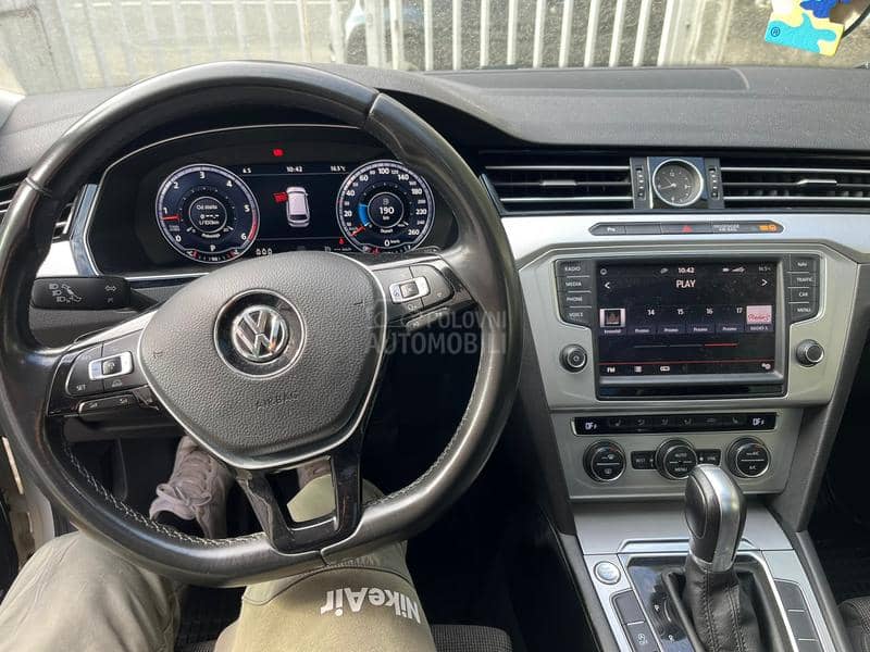 Volkswagen Passat B8 1.6TDI VIRTUAL/PANO