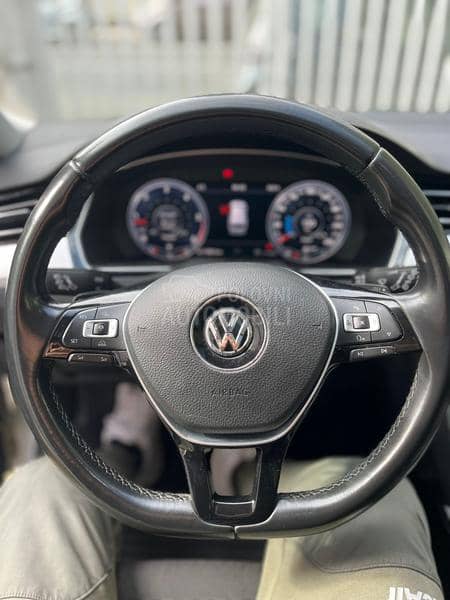 Volkswagen Passat B8 1.6TDI VIRTUAL/PANO