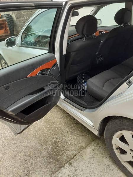 Mercedes Benz E 220 