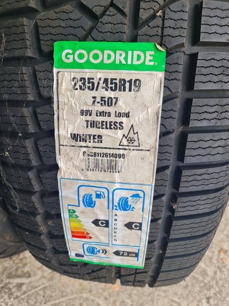 Goodride 235/45 R19 Zimska