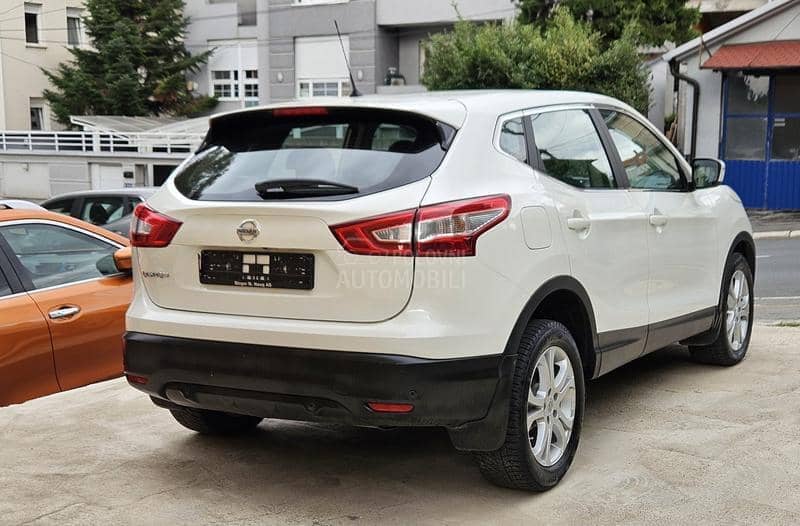 Nissan Qashqai  Nissan Qashqai