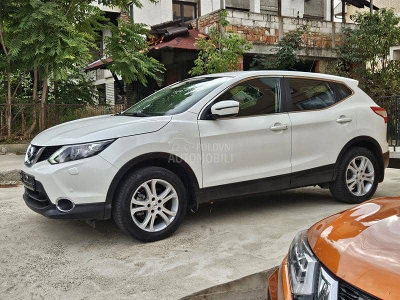 Nissan Qashqai  Nissan Qashqai