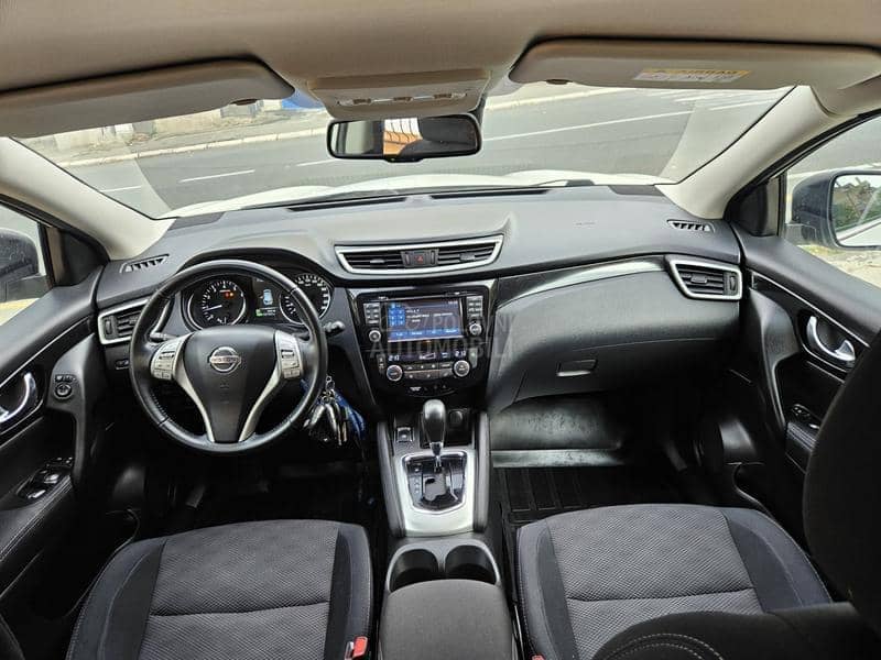 Nissan Qashqai  Nissan Qashqai