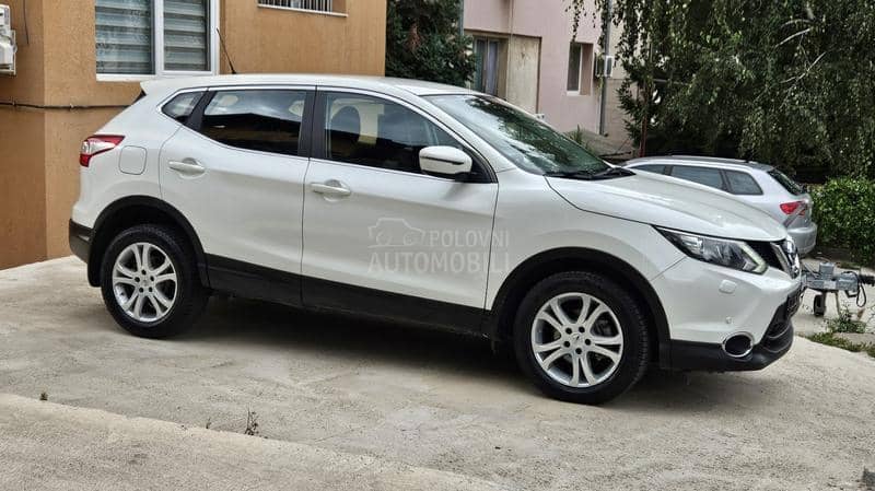 Nissan Qashqai  Nissan Qashqai
