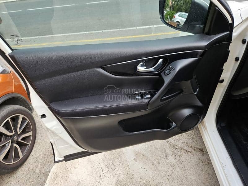 Nissan Qashqai  Nissan Qashqai