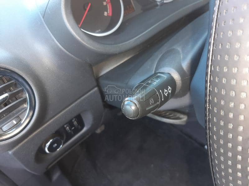 Opel Corsa D 1.2i usluzni oglas