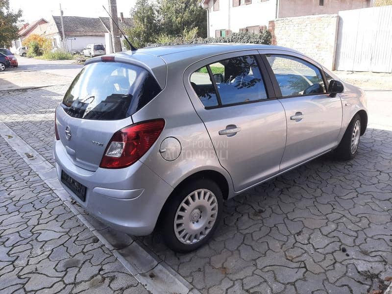 Opel Corsa D 1.2i usluzni oglas