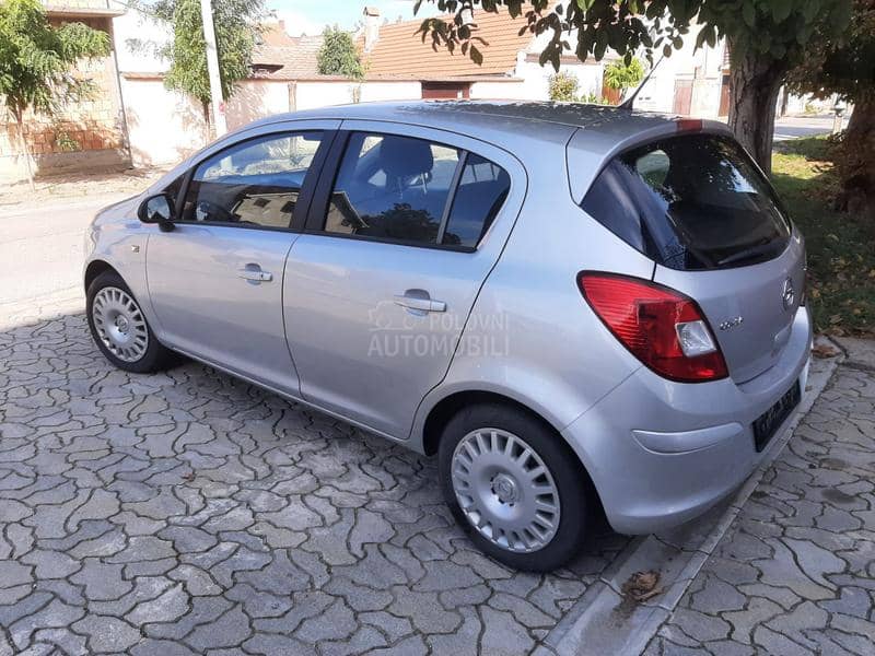 Opel Corsa D 1.2i usluzni oglas