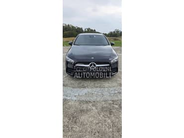 Mercedes Benz A 180 AMG line PANO