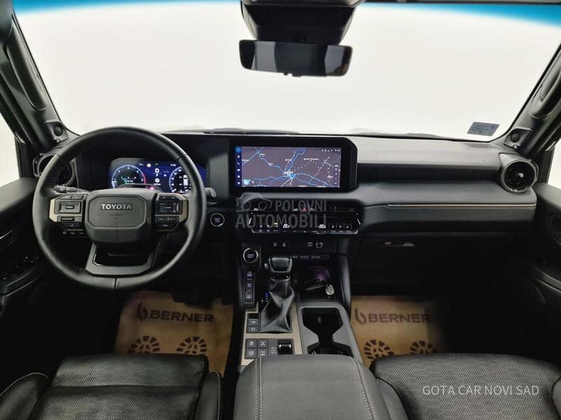 Toyota Land Cruiser PREMIUM