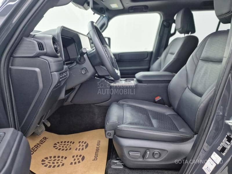 Toyota Land Cruiser PREMIUM