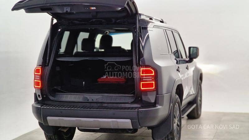 Toyota Land Cruiser PREMIUM