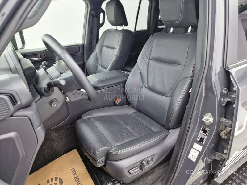Toyota Land Cruiser PREMIUM