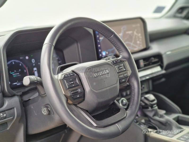 Toyota Land Cruiser PREMIUM