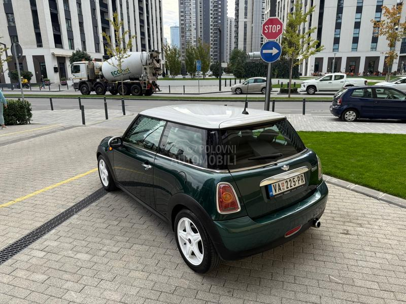 MINI Cooper 