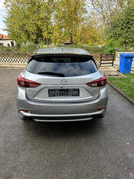 Mazda 3 2.0i Sport