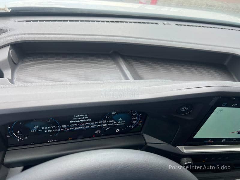 Volkswagen Transporter T7 Furgon KR 2.0 TDI