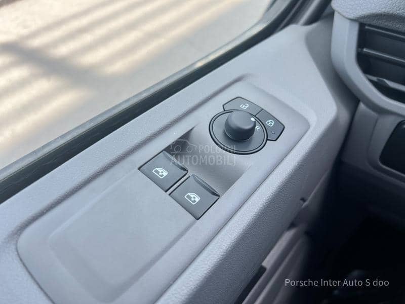 Volkswagen Transporter T7 Furgon KR 2.0 TDI