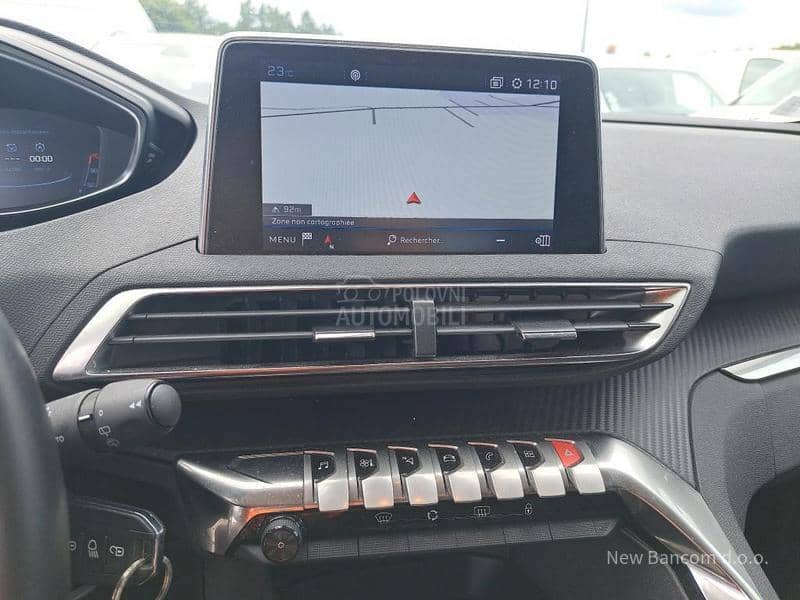 Peugeot 3008 1.5BlueHDI AT8