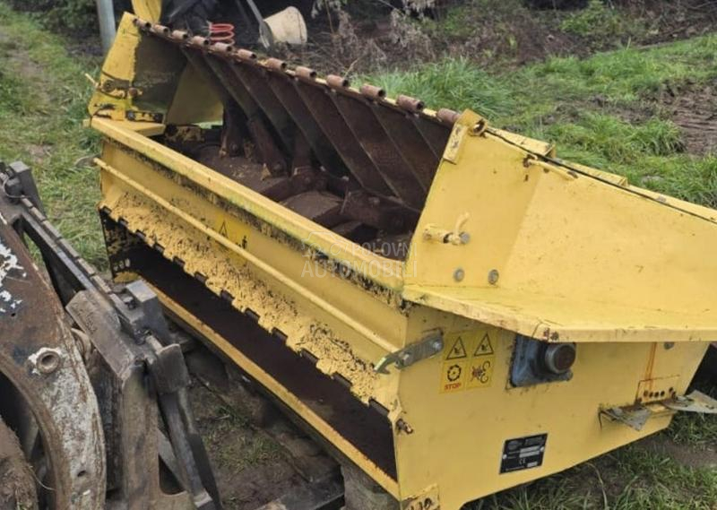 New Holland TC56 sa Sečkom