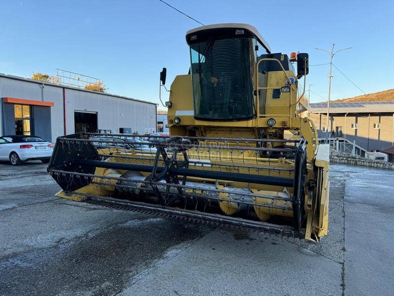 New Holland TC56 sa Sečkom